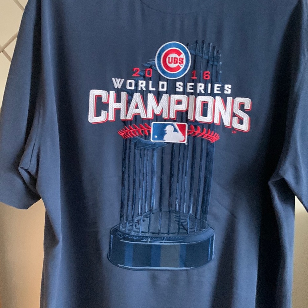 Mens Tommy Bahama “Cubs World Series” shirt